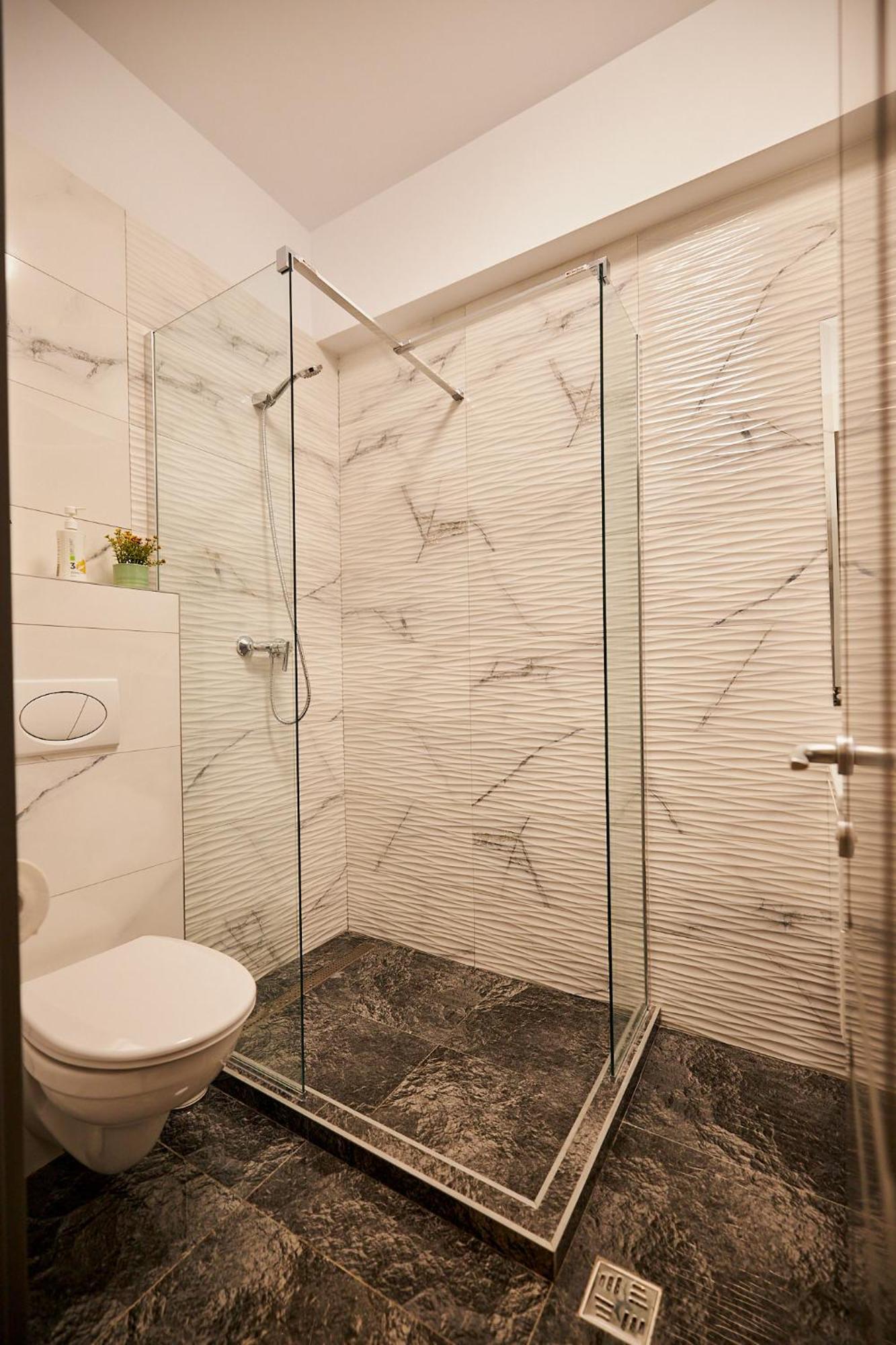Uptown Apartments ヤシ 部屋 写真